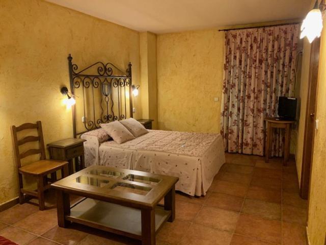 Hotel Langa Cerezo de Abajo 외부 사진