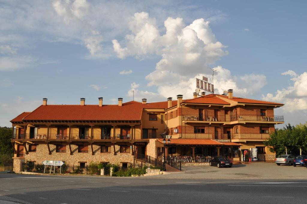 Hotel Langa Cerezo de Abajo 외부 사진